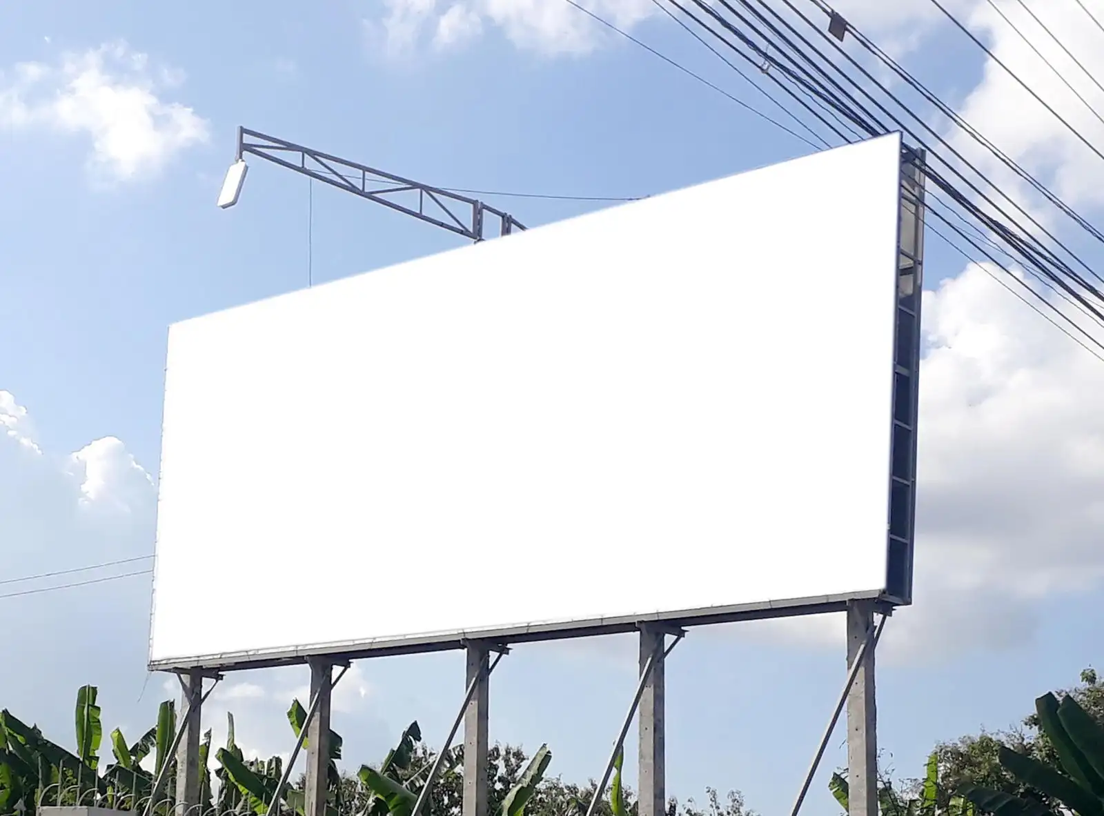 Outdoor da RS Outdoor's disponível para veiculação em Carazinho, Passo Fundo e região